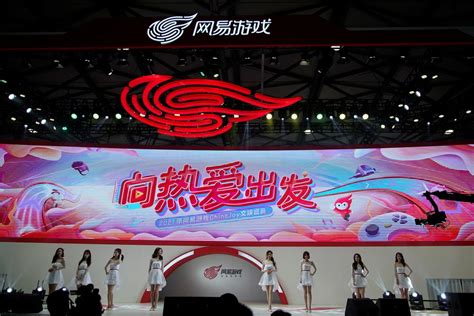 China bans sex toys and foreign media in new